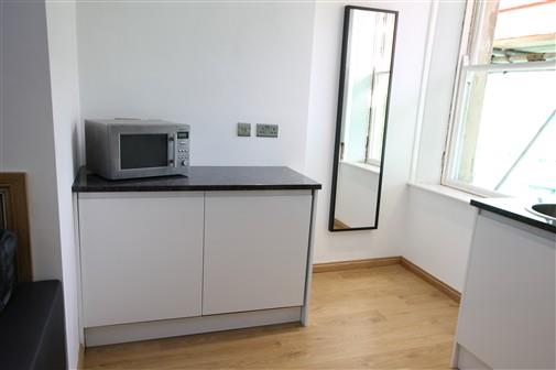 Flat Falconars Court in Newcastle upon Tyne