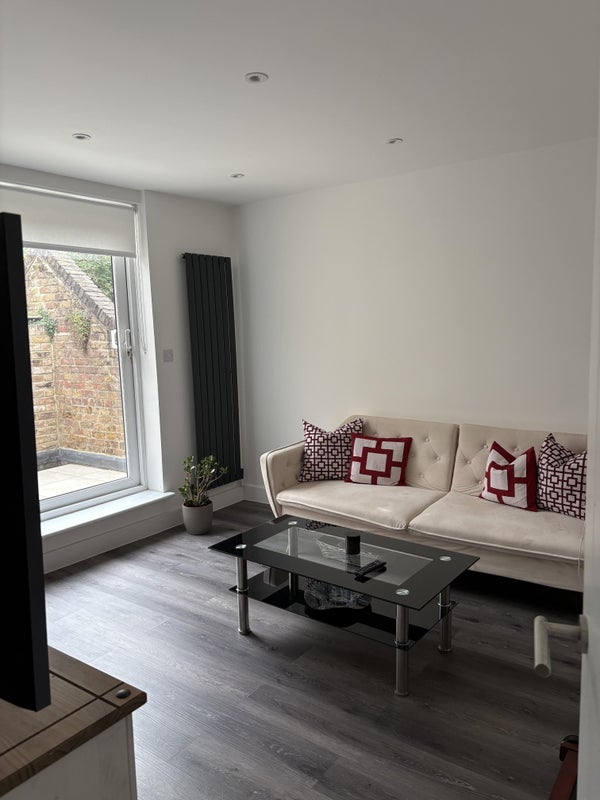 Room West Hampstead Mews in Greater London