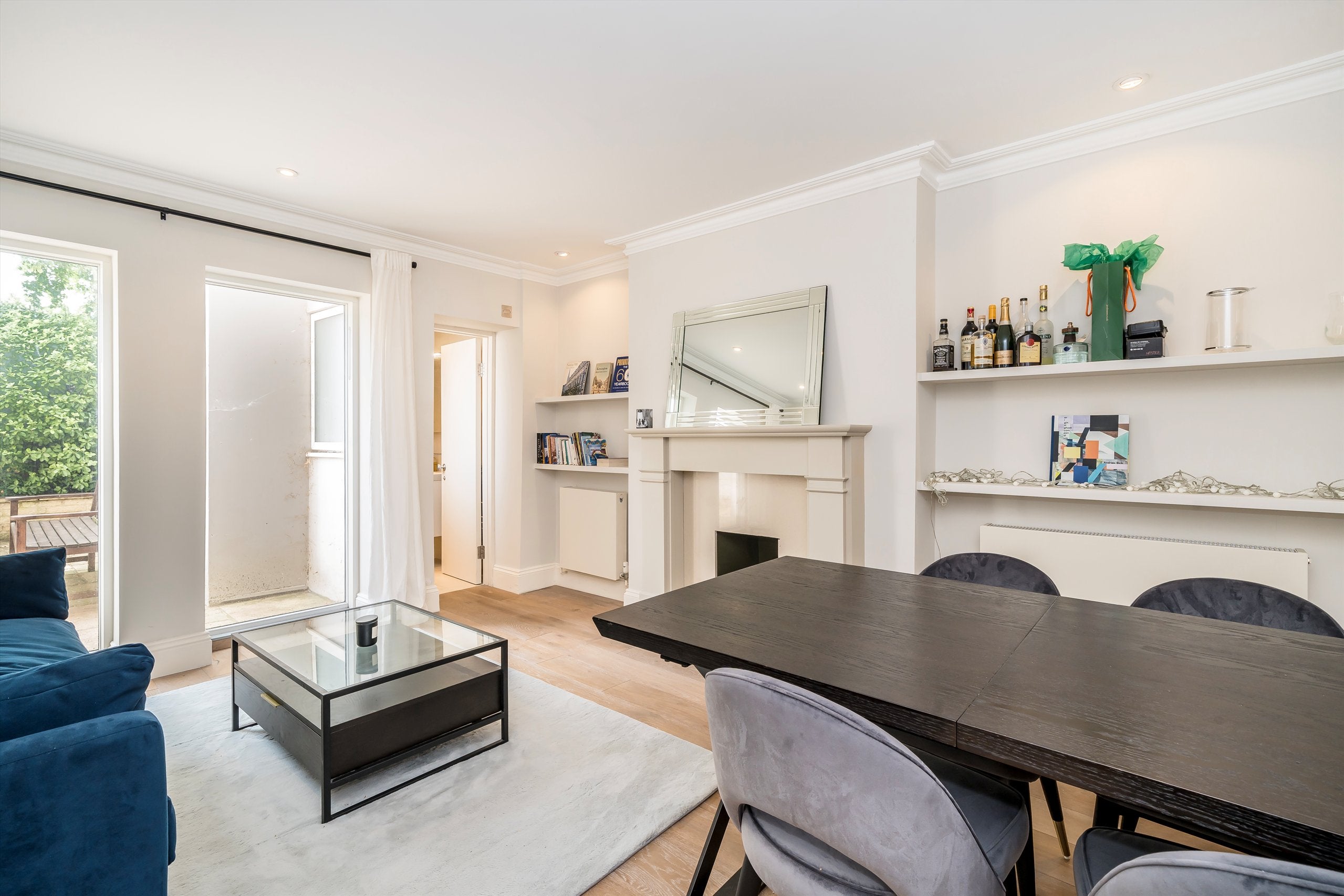 Flat Clarendon Road in Greater London
