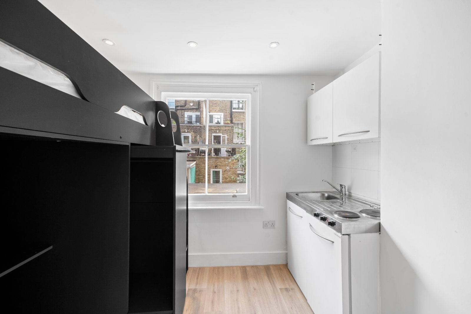 Flat Old Brompton Road in Greater London