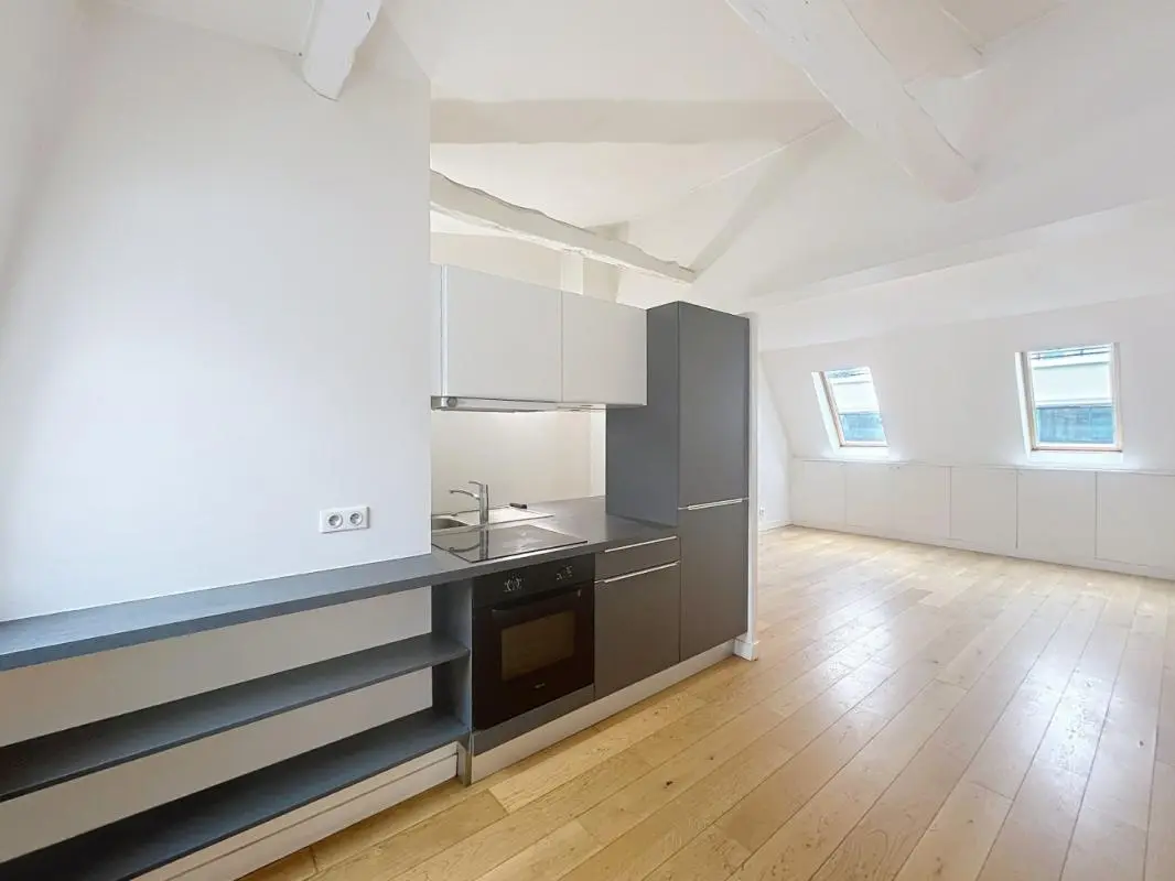 Appartement Rue Paul Baudry à Paris