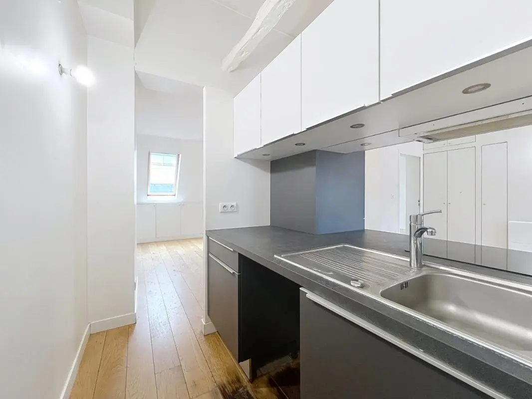 Appartement Rue Paul Baudry à Paris