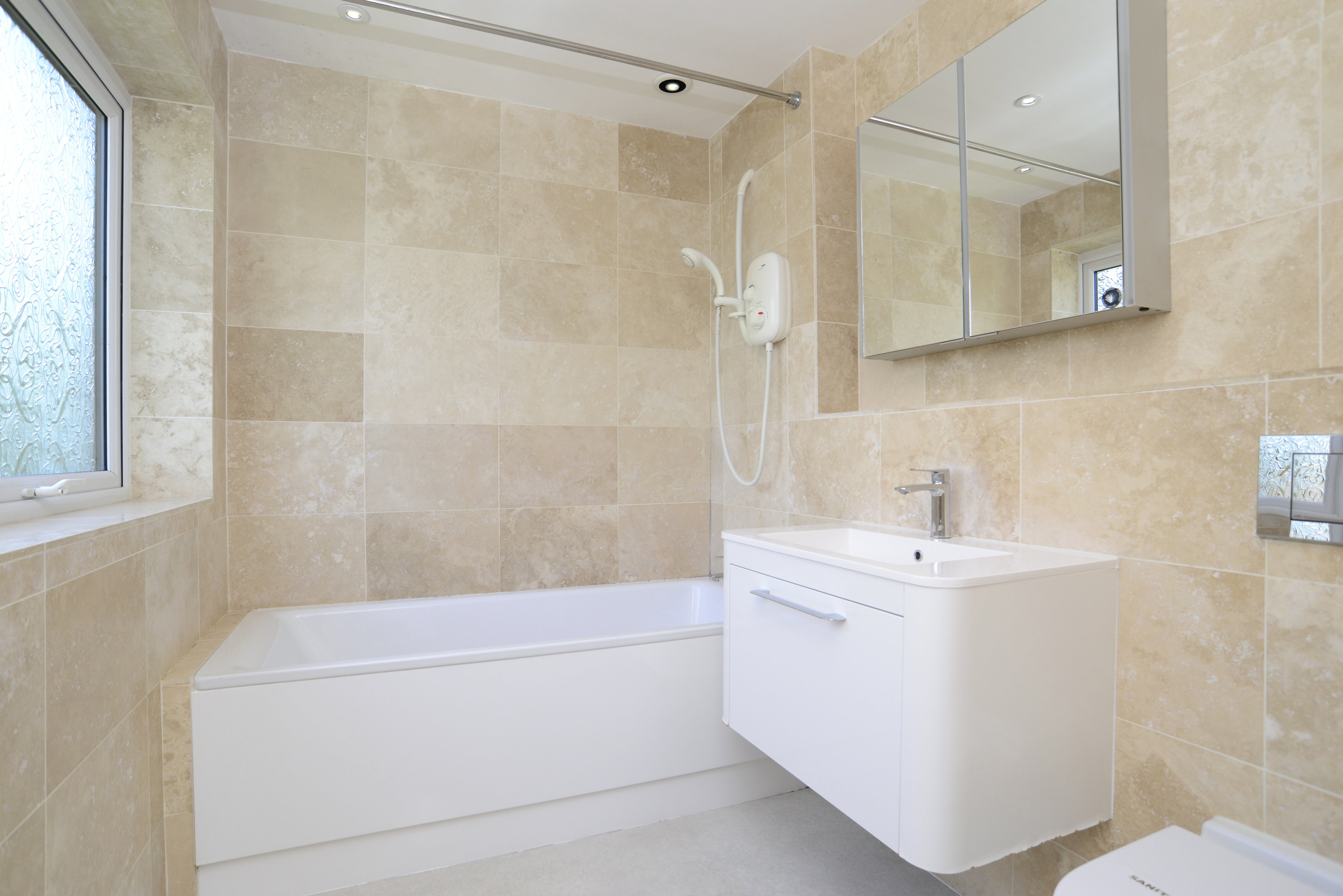 Flat Coniston Court in Elmbridge