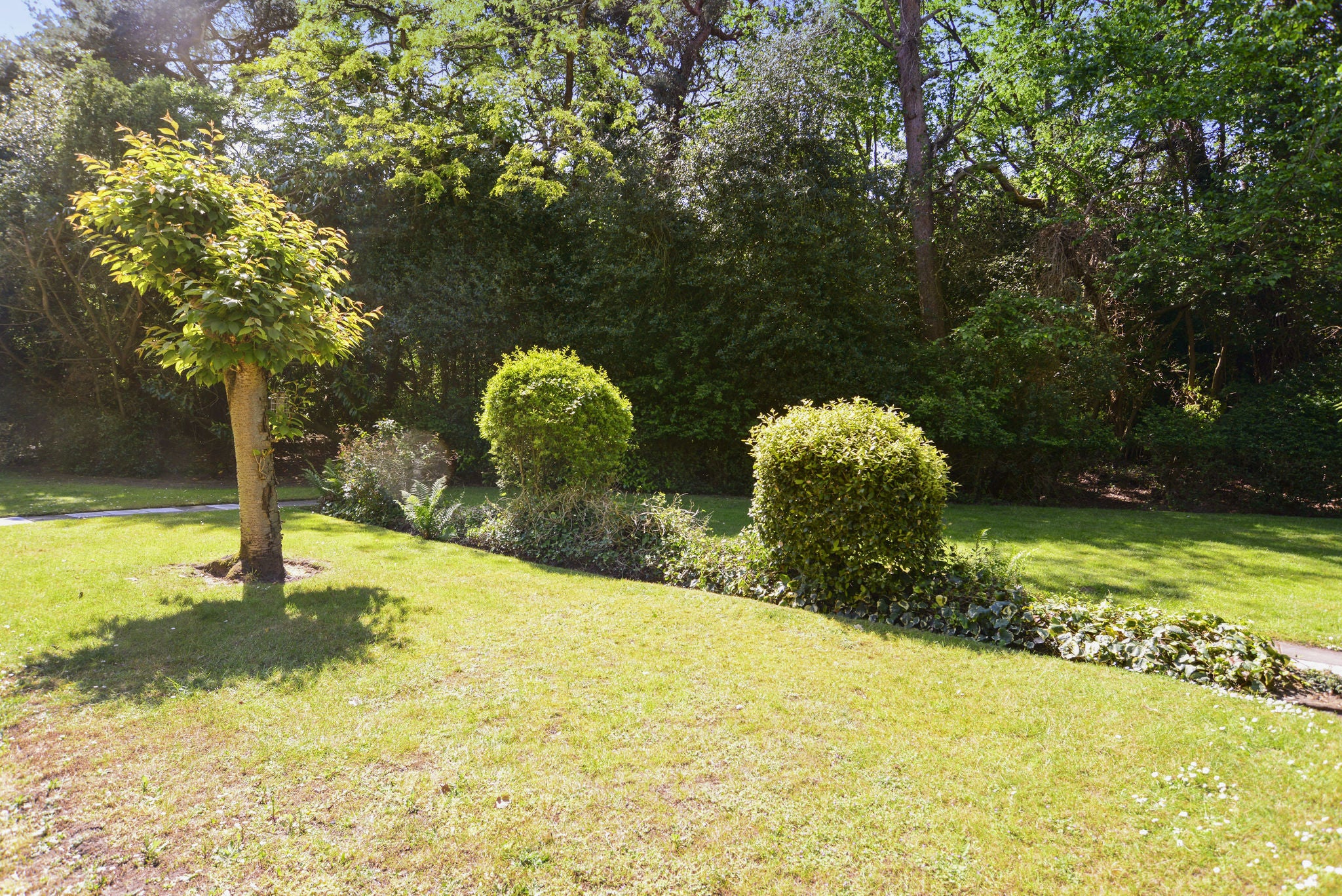 Flat Coniston Court in Elmbridge