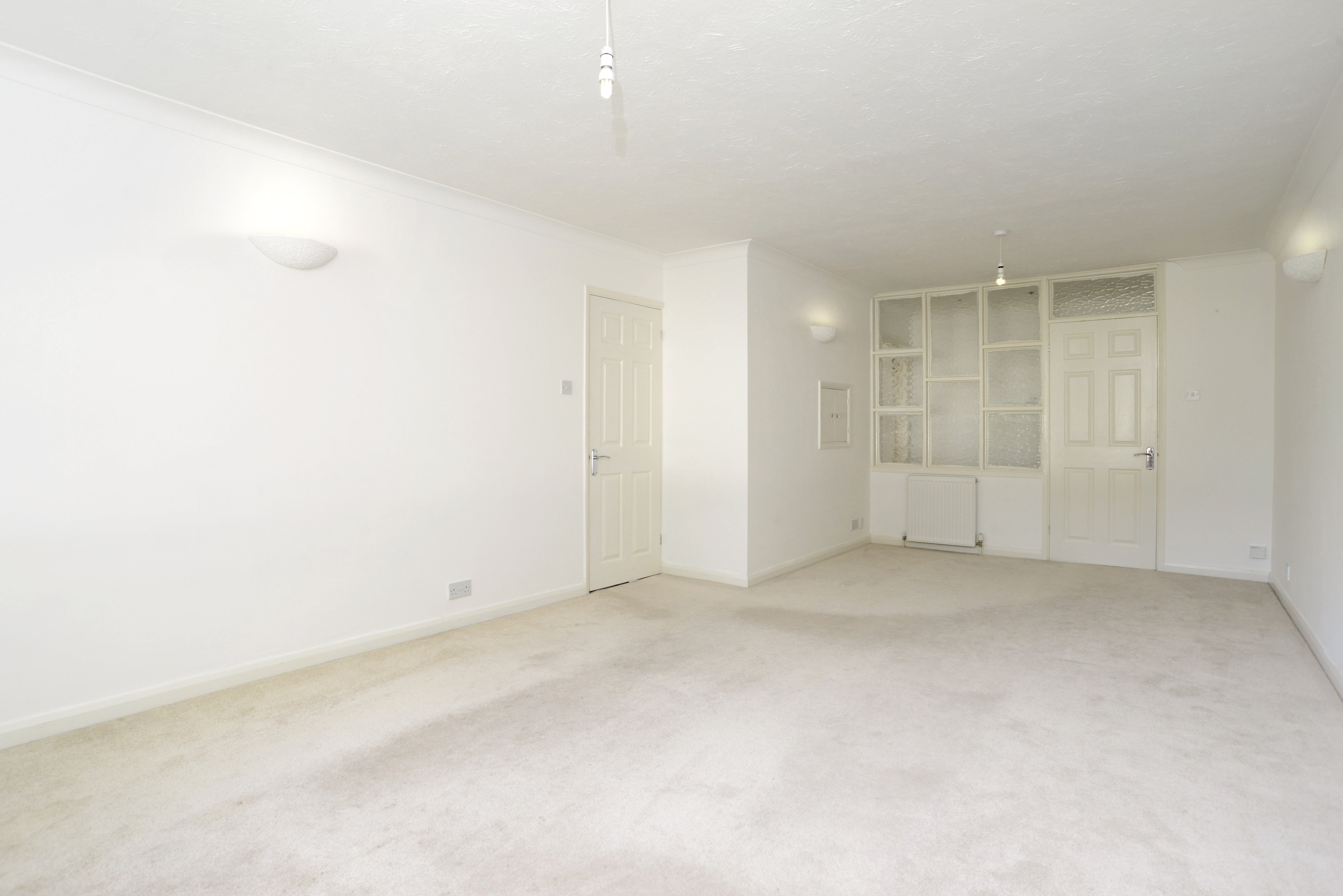 Flat Coniston Court in Elmbridge