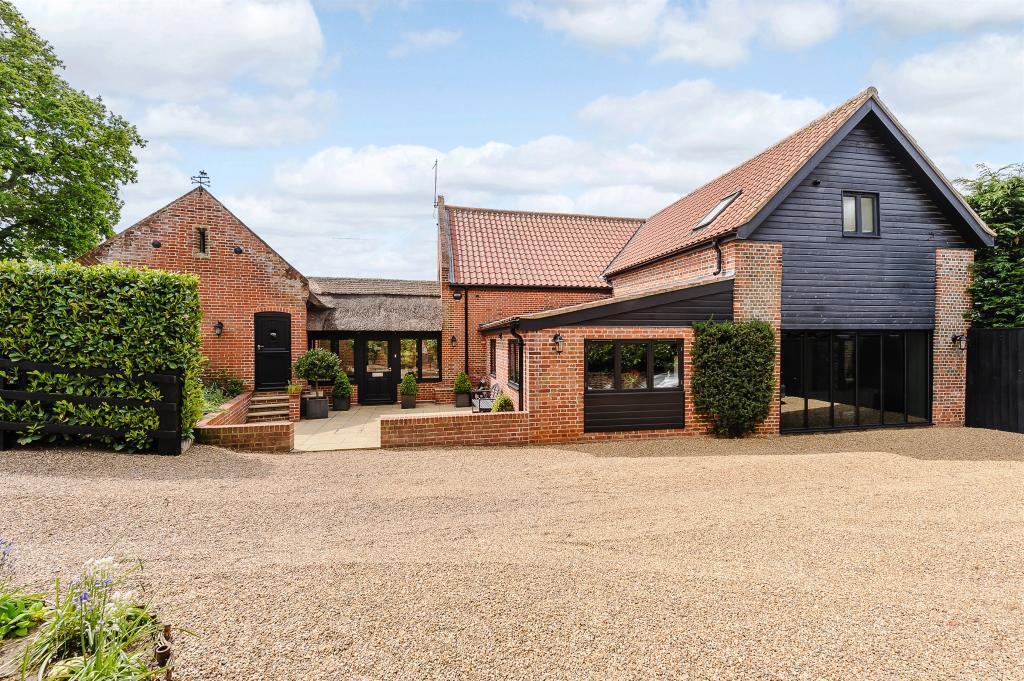 House Lower Street in Broadland