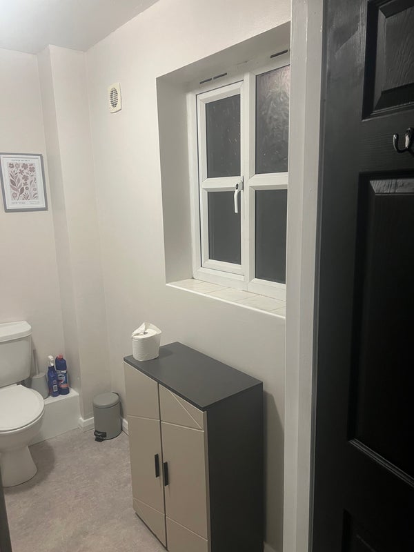 Room Banksman Close in Nottingham