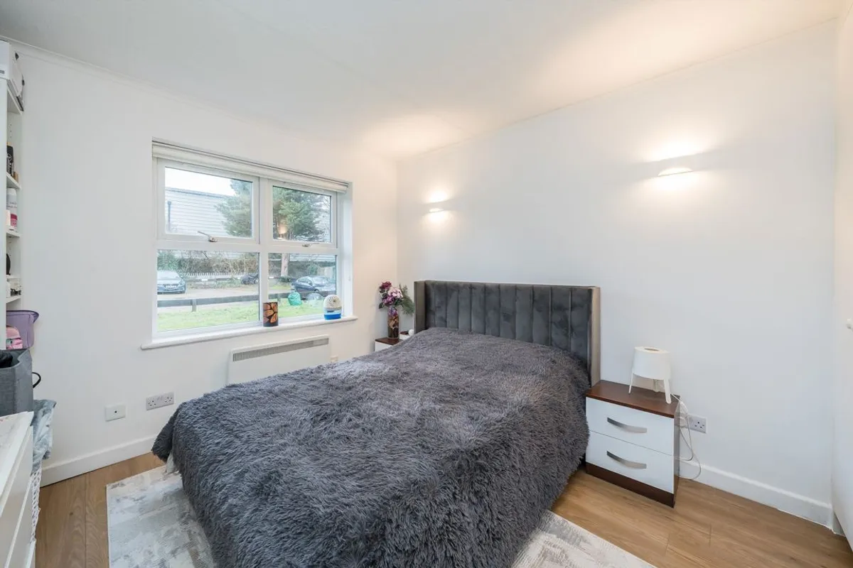 Flat Butterfield Close in Greater London