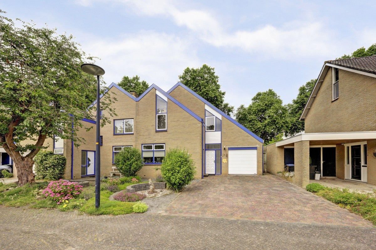 De Lepelaar 14 in Dronten