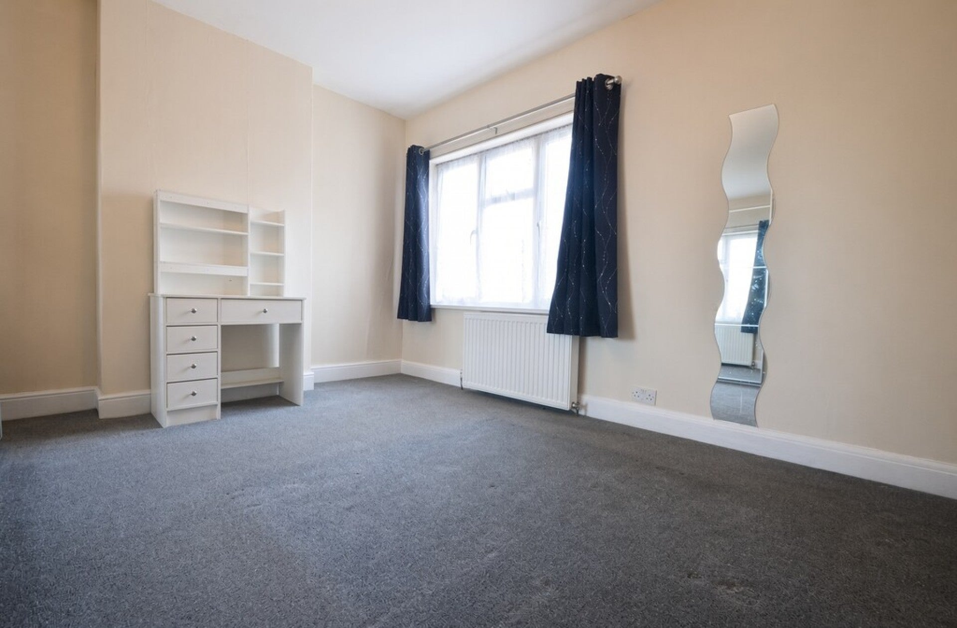 Flat London Road in Borough of Spelthorne