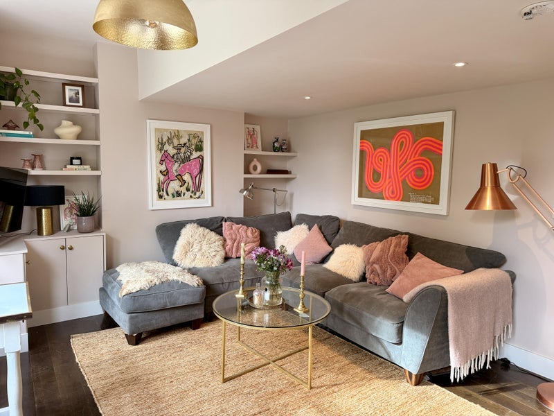 Room Sach Road in Greater London