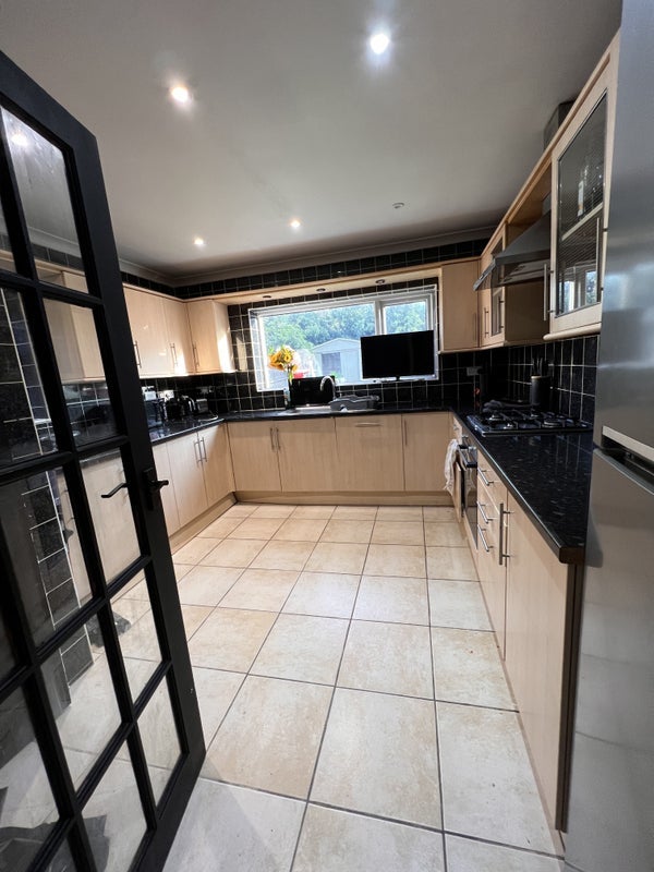 Room Ainsley Road in Nottingham