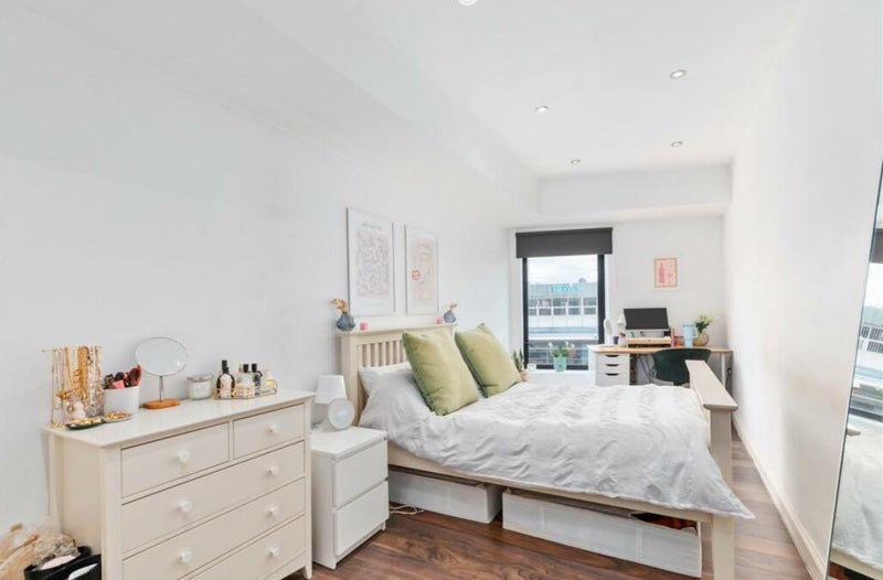 Room Balham High Road in Greater London