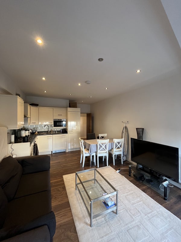 Room Balham High Road in Greater London