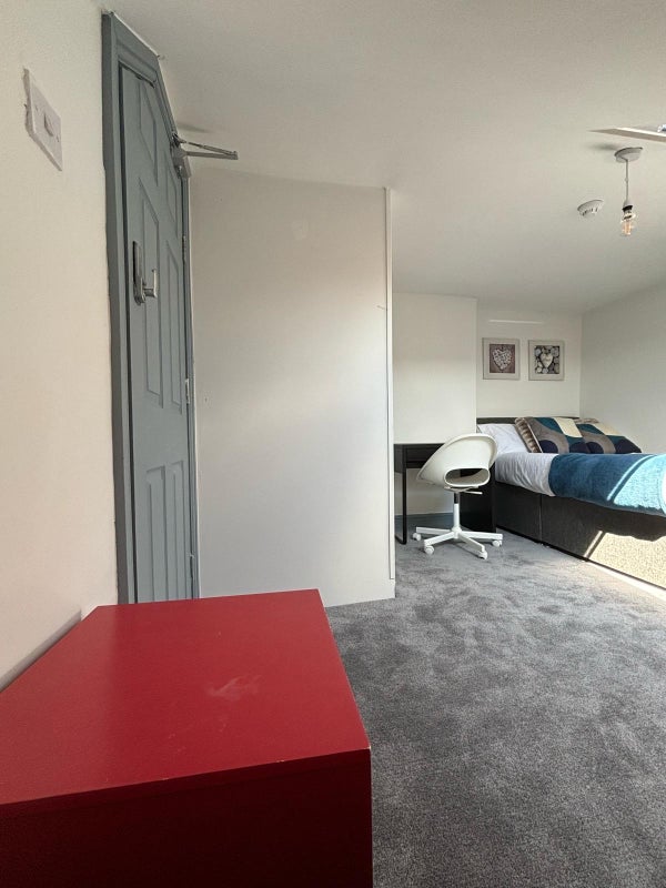 Room Milligan Road in Leicester