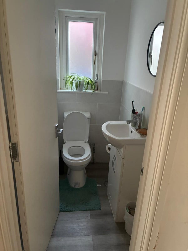 Room La Rose Lane in Greater London
