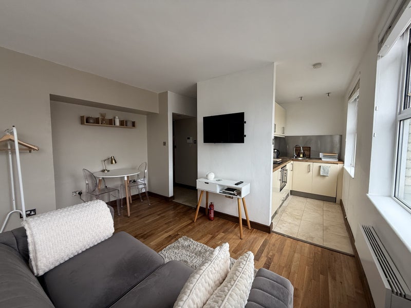 Flat Dean Street in City of Westminster