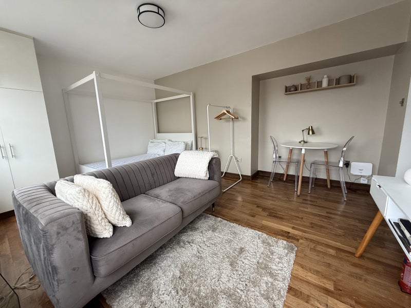 Flat Dean Street in City of Westminster