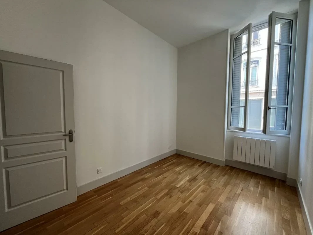 Flat Quai Claude Bernard in Lyon