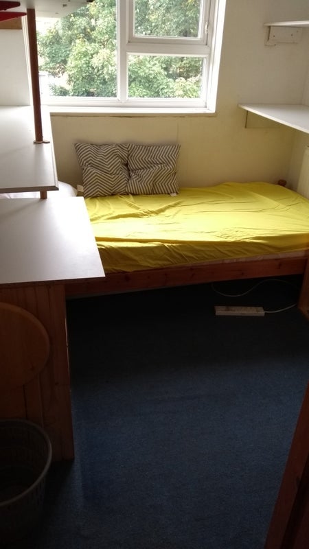 Room Martin's Road in Greater London