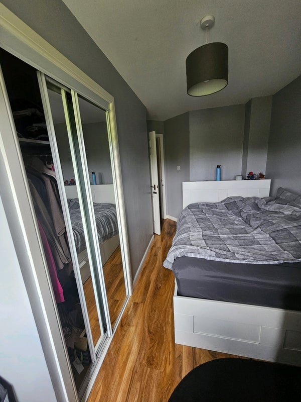 Room Auldhouse Court in Glasgow