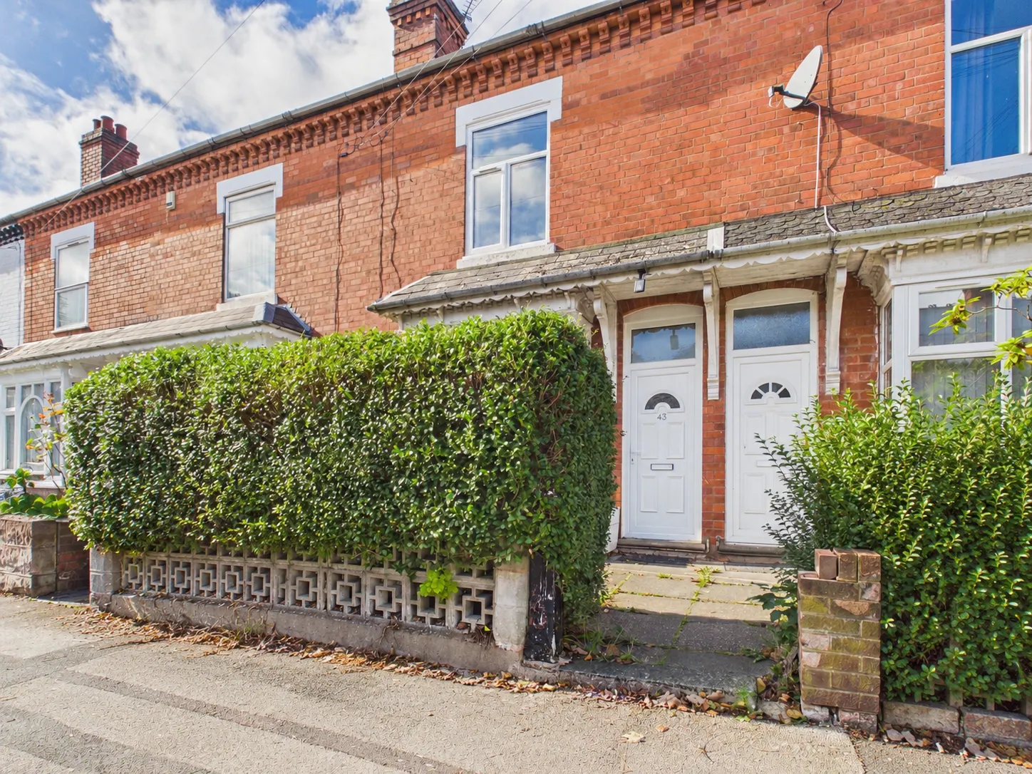 House Bishopton Road in Sandwell