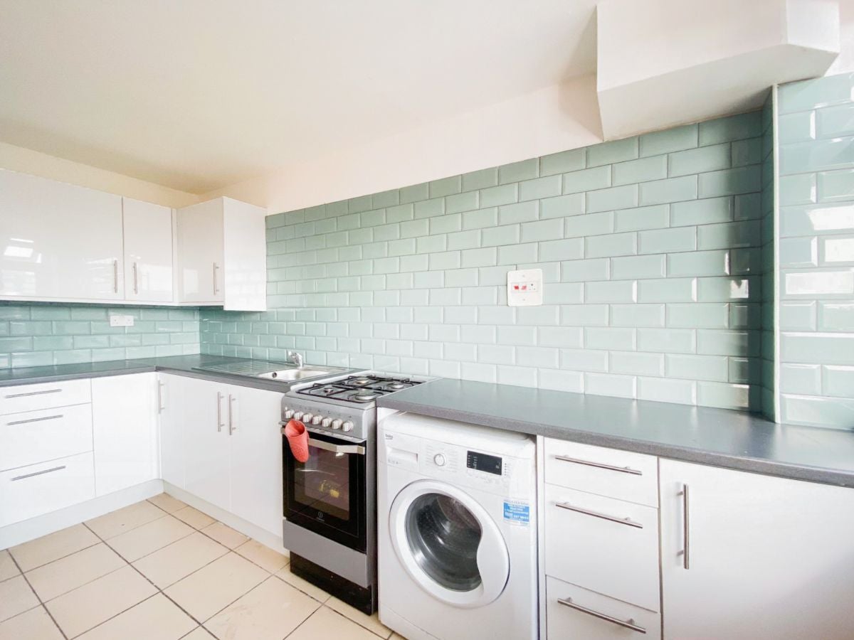 Flat Caledonian Road in Greater London