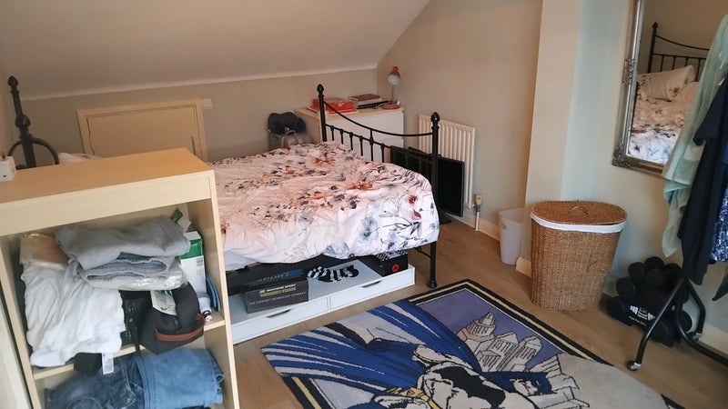 Room Wormholt Road in Greater London