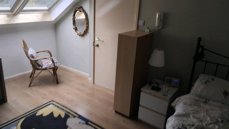 Room Wormholt Road in Greater London