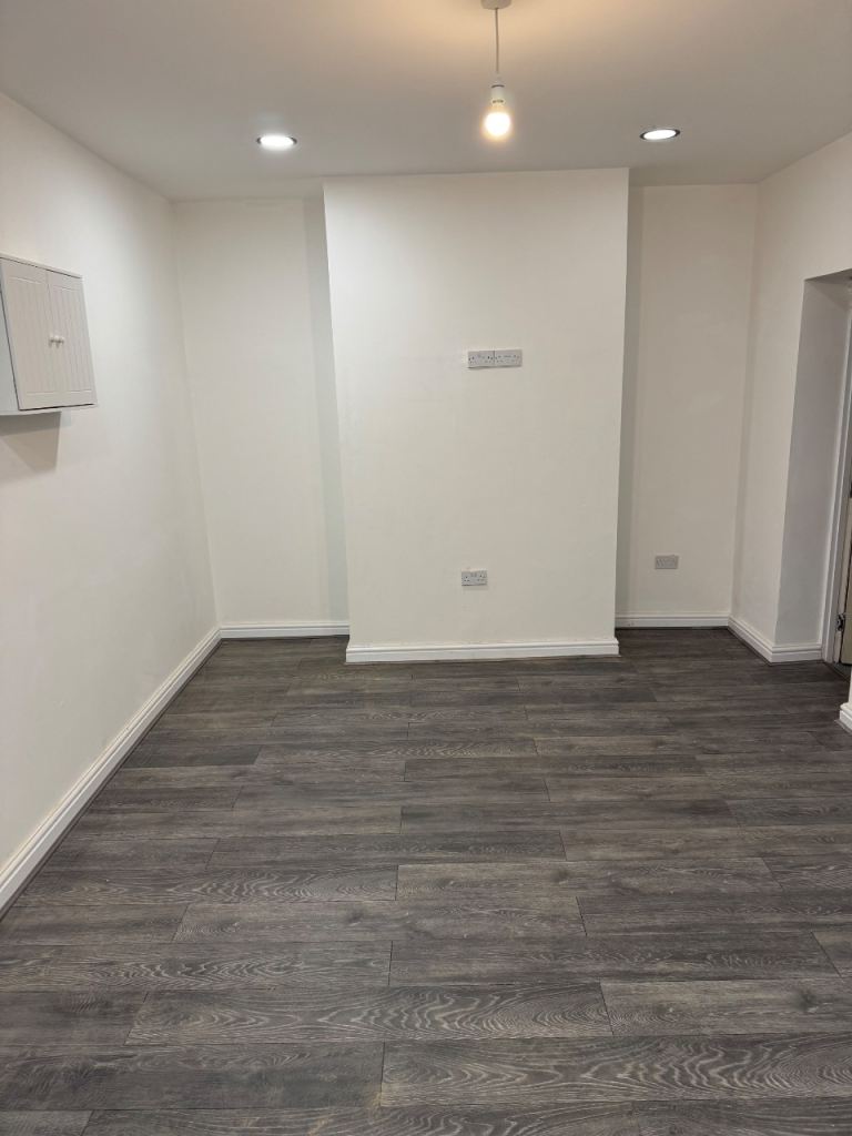 Flat Stanningley Road in Leeds
