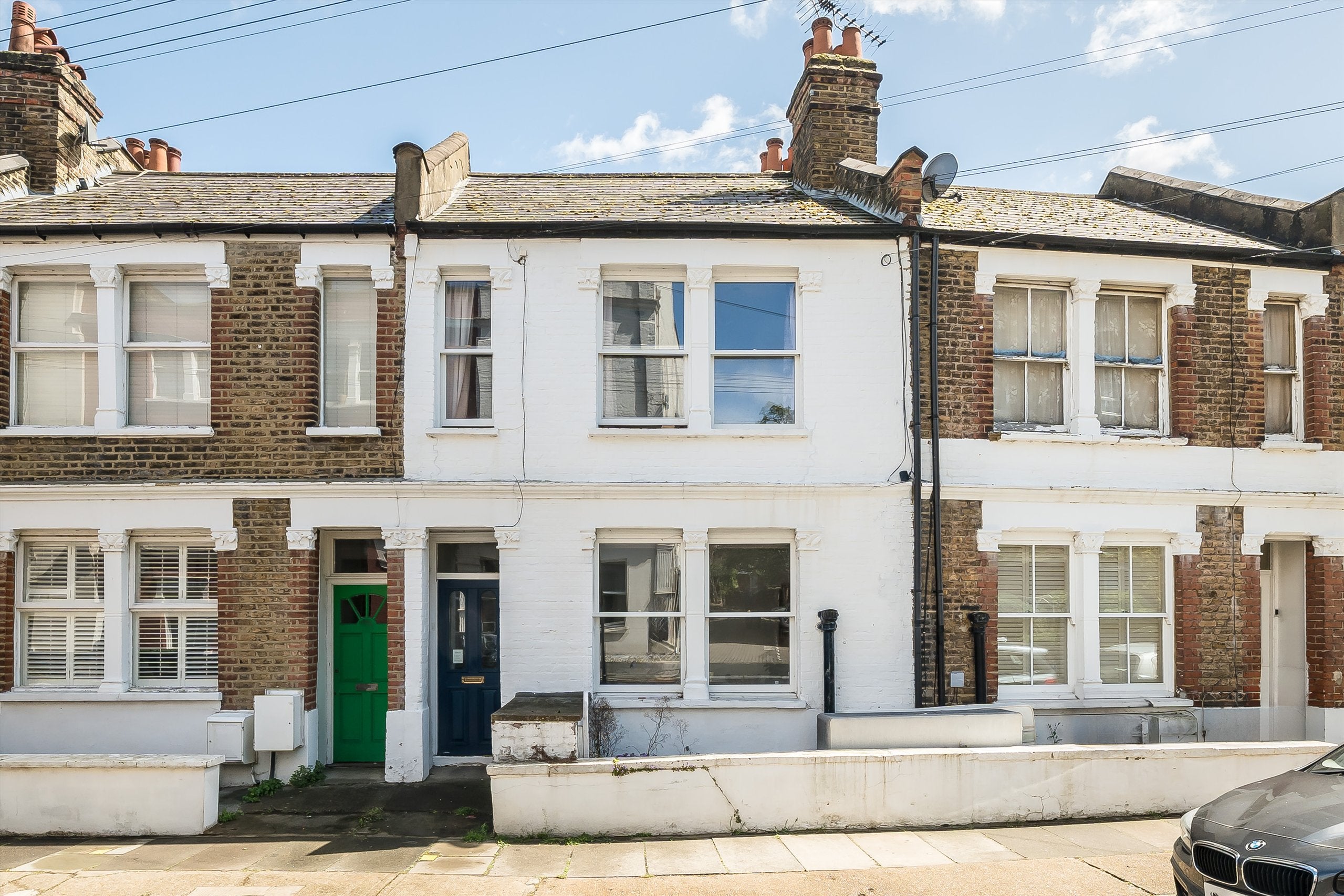 Flat Holyport Road in Greater London