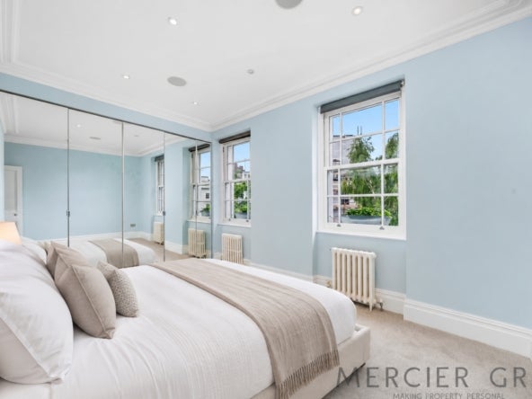 Flat Gloucester Avenue in Greater London