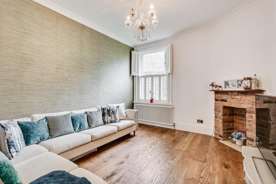 Flat West End Lane in Greater London