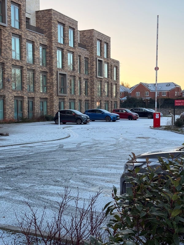 Flat De Montfort Way in Coventry