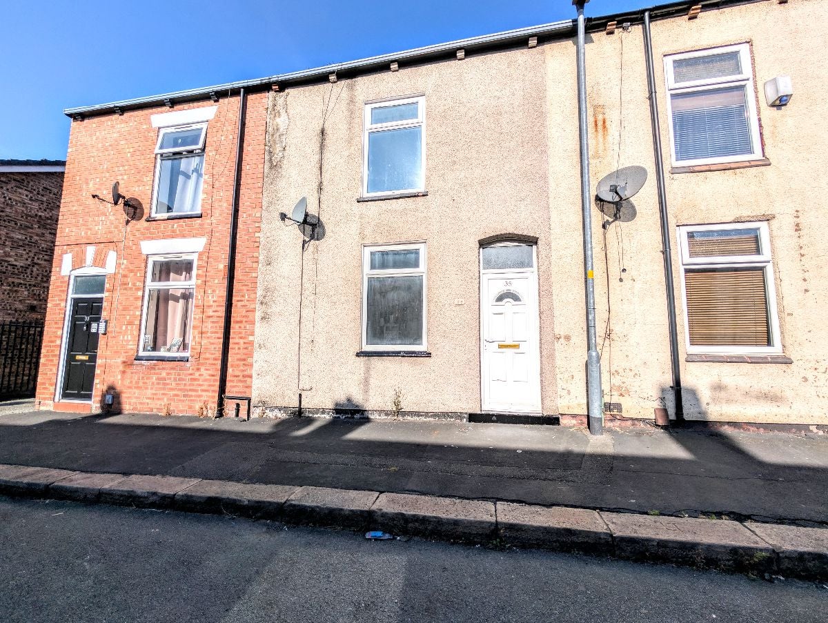 House Arundel Street in Hindley