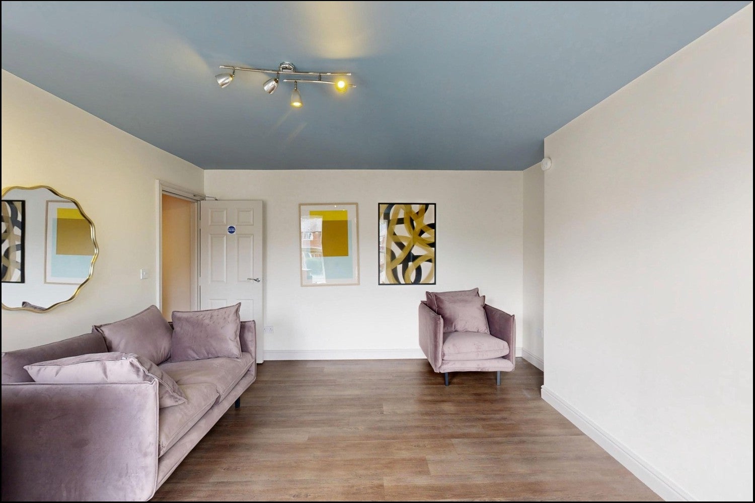 Flat Belle Vue Road in Leeds
