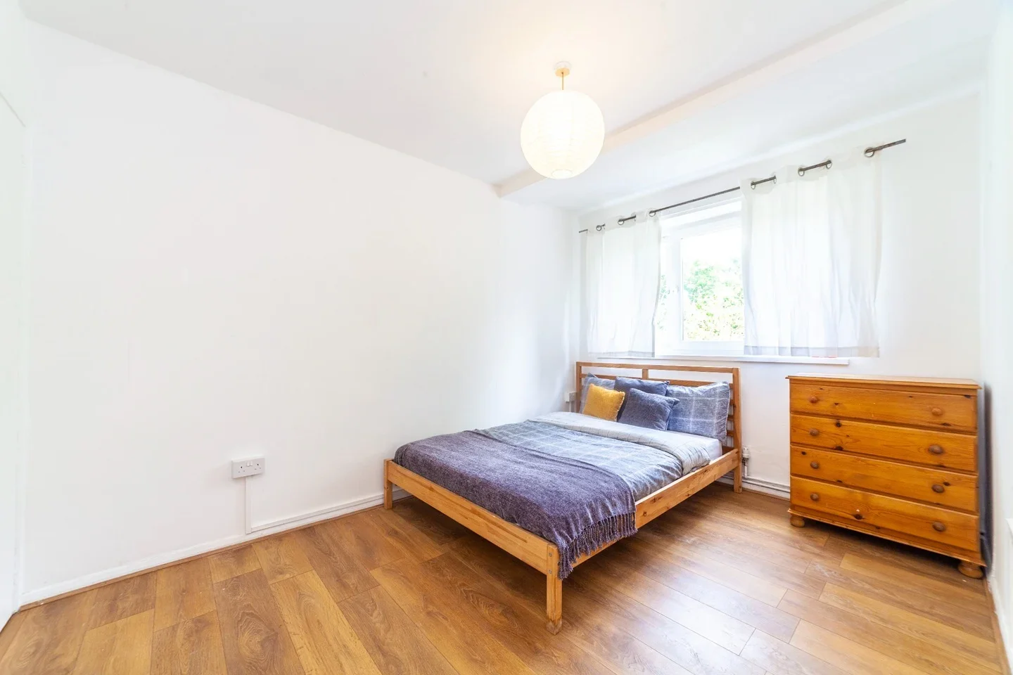Room Innes Gardens in Greater London