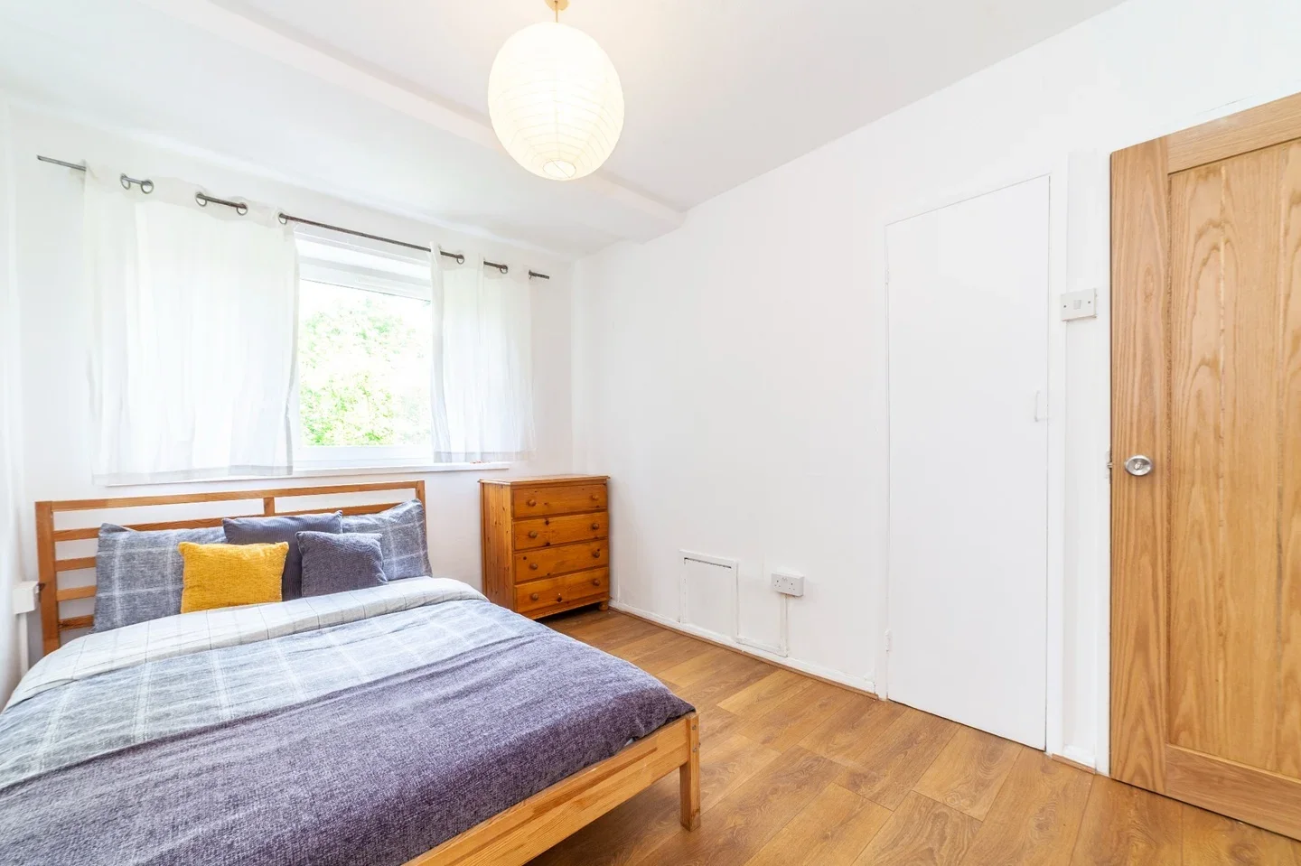 Room Innes Gardens in Greater London