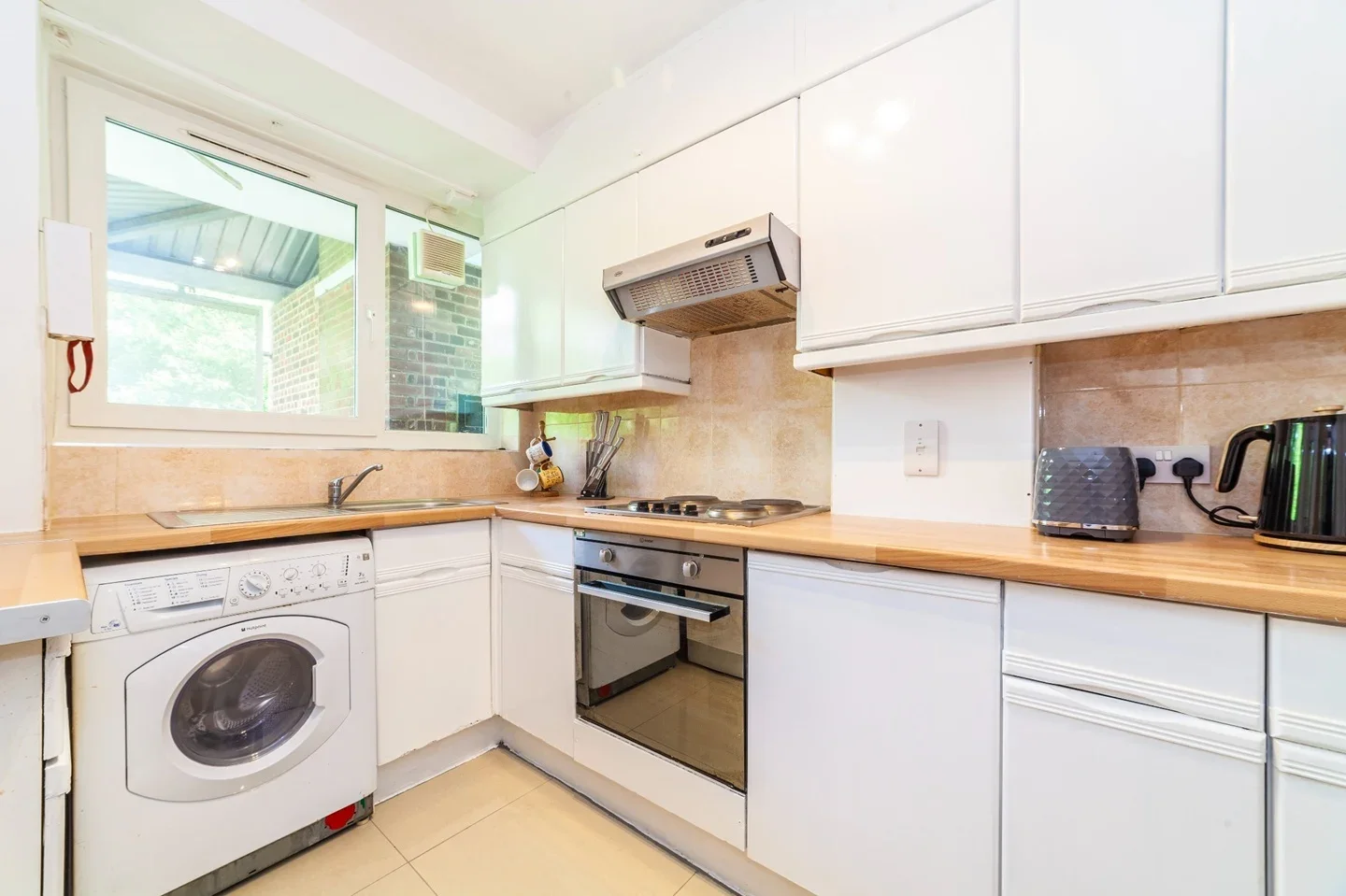 Room Innes Gardens in Greater London