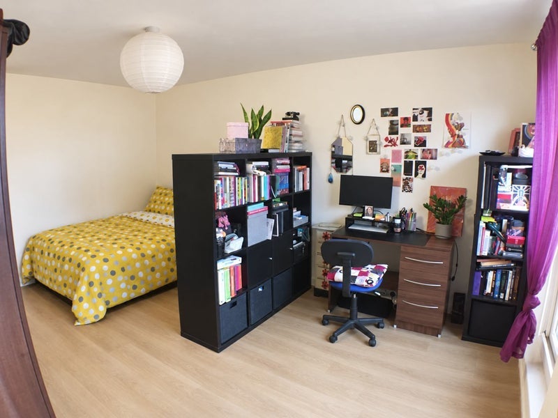 Room Station Passage in Greater London