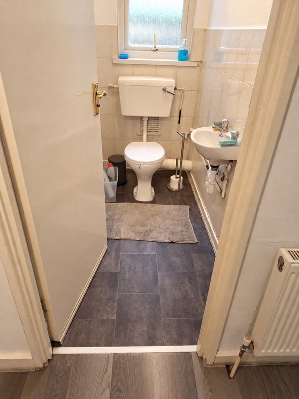 Room Station Passage in Greater London