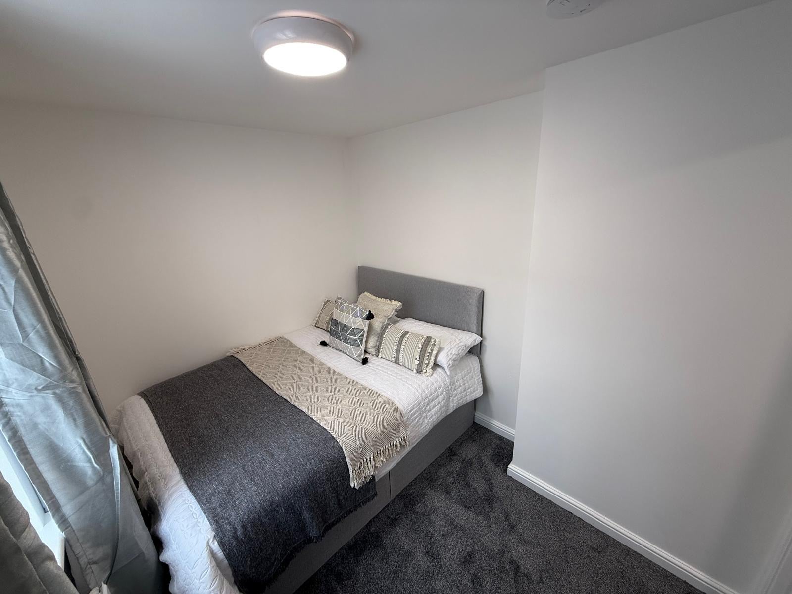 Room Lyvelly Gardens in Peterborough