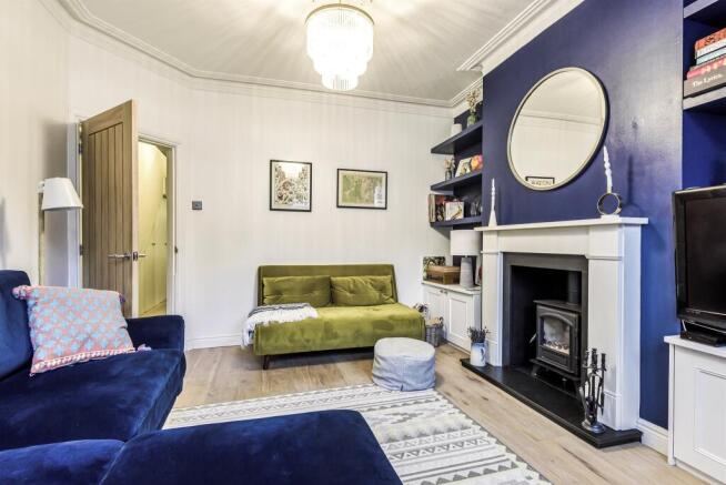 Flat Vanderbilt Road in Greater London