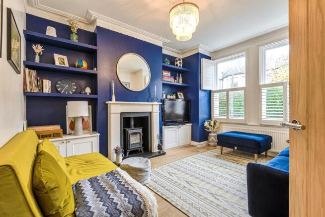 Flat Vanderbilt Road in Greater London