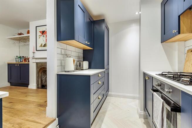Flat Vanderbilt Road in Greater London