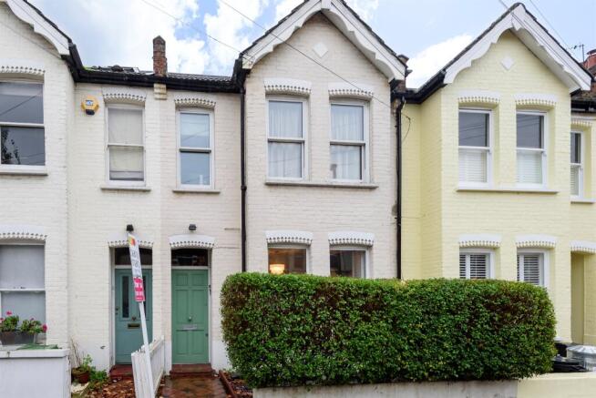Flat Vanderbilt Road in Greater London