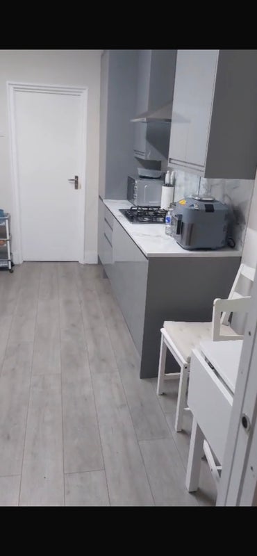 Room Chobham Road in Greater London