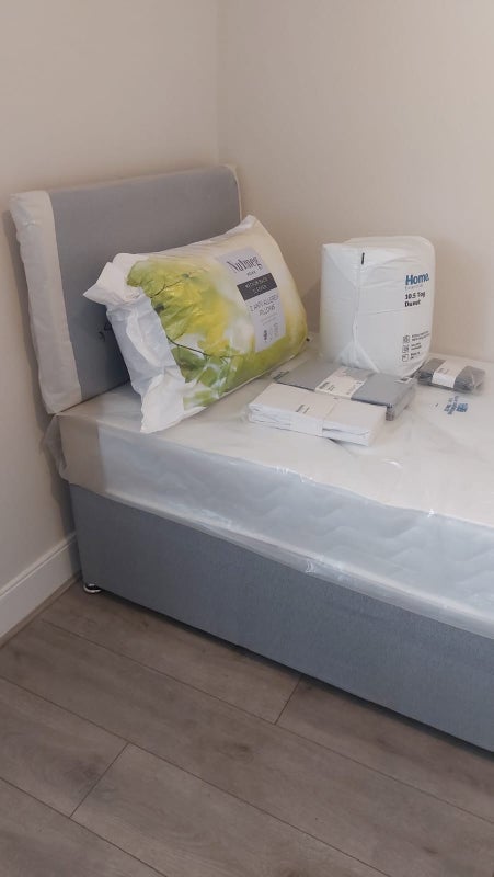 Room Chobham Road in Greater London