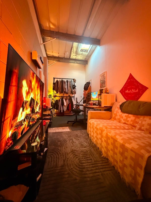 Room Grosvenor Way in Greater London