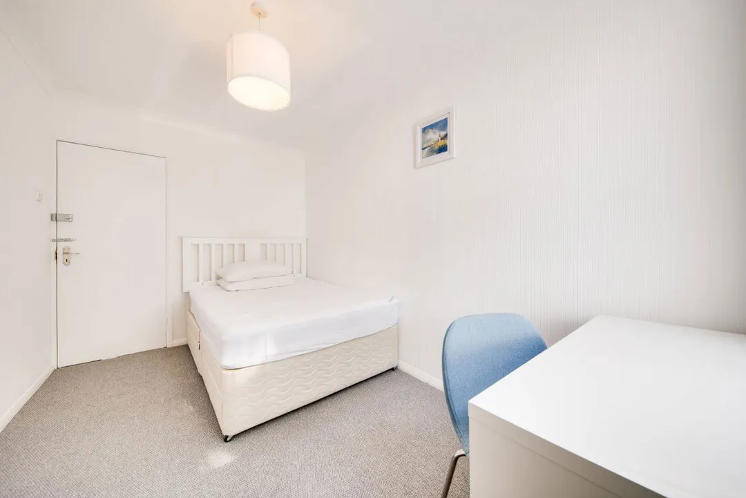 Room York Road in Canterbury